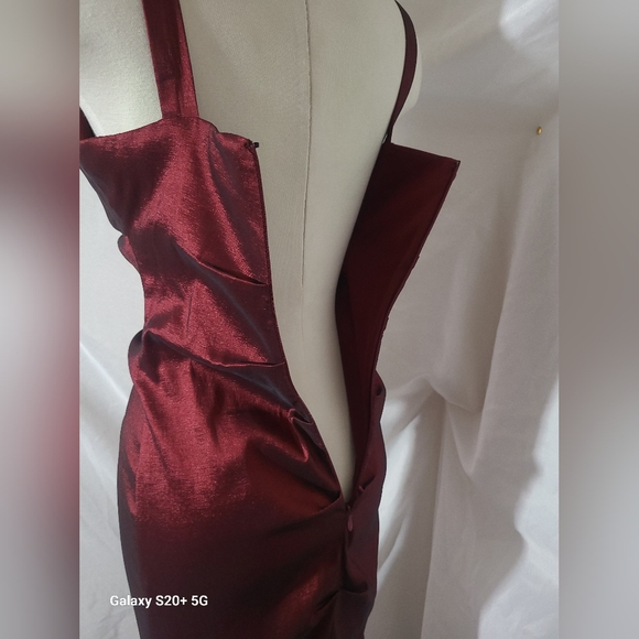 Windsor Holliday Formal Gown in Wine - Picture 3 of 7